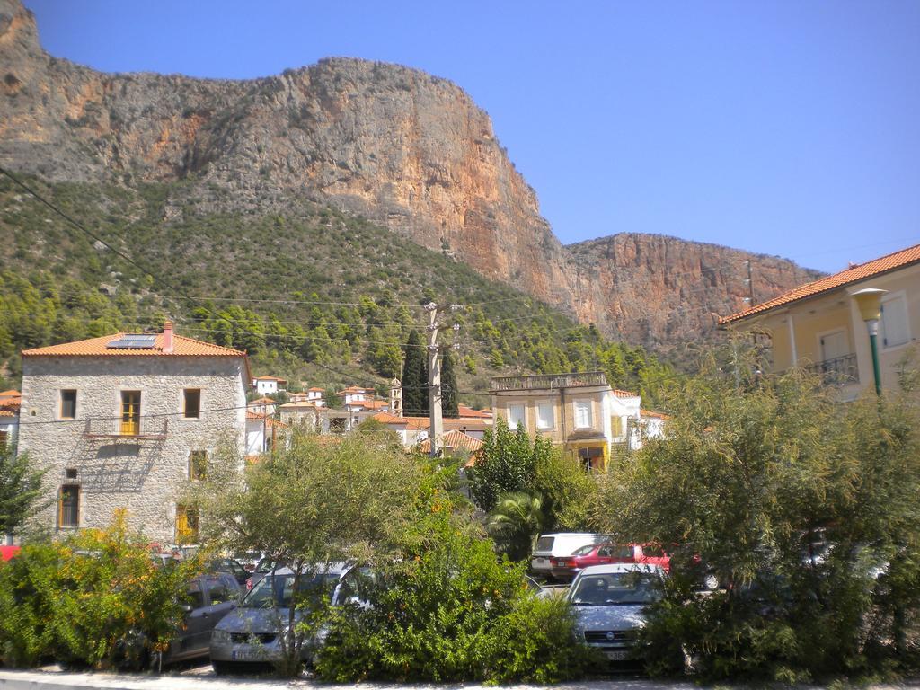 Stone House In A Quiet Landscape, Leonidion别墅 外观 照片