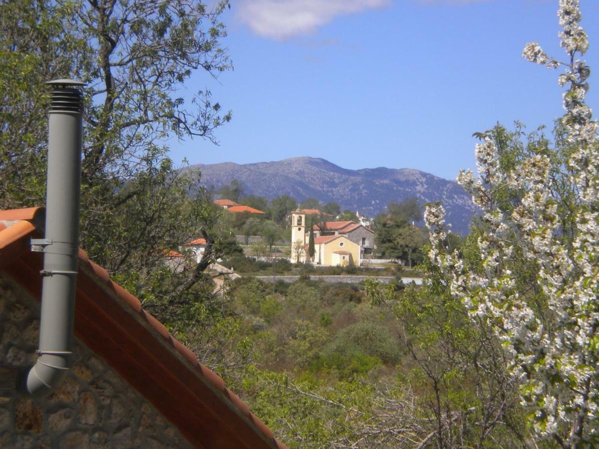 Stone House In A Quiet Landscape, Leonidion别墅 外观 照片
